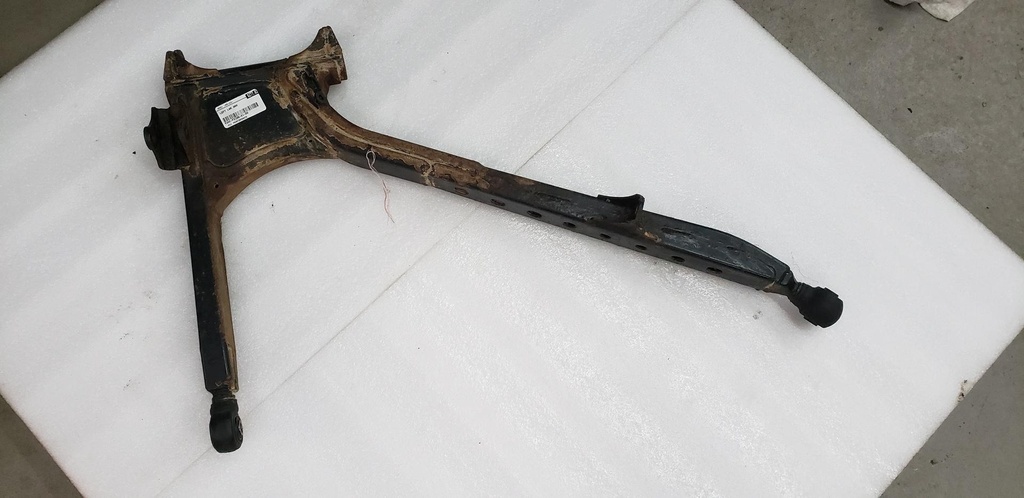 LEFT LWR ARM - 2HC-F2106-01-00 YAMAHA