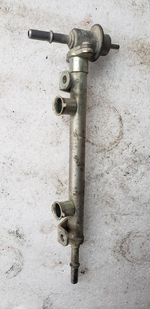 flowthrough fuel rail assembly