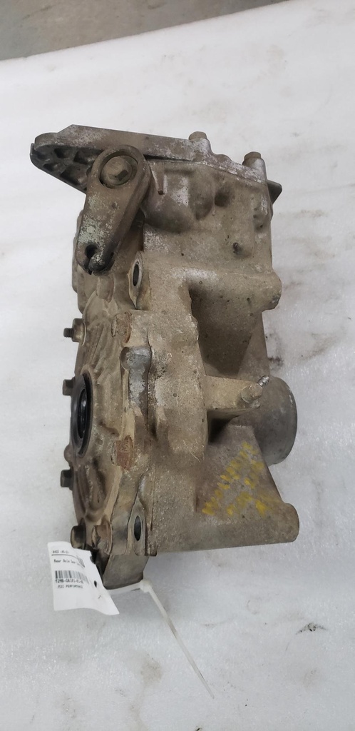 [2MBG61010100-001] Rear Axle Gear Case Assy (2MBG61010100-001)