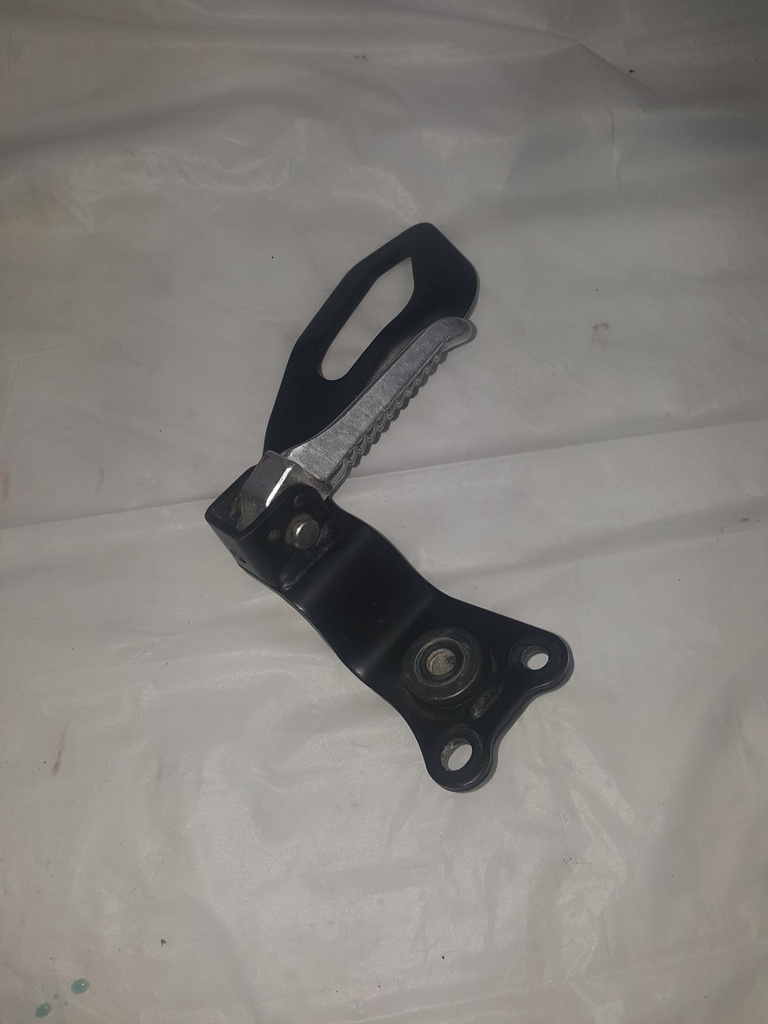 bracket pillion l