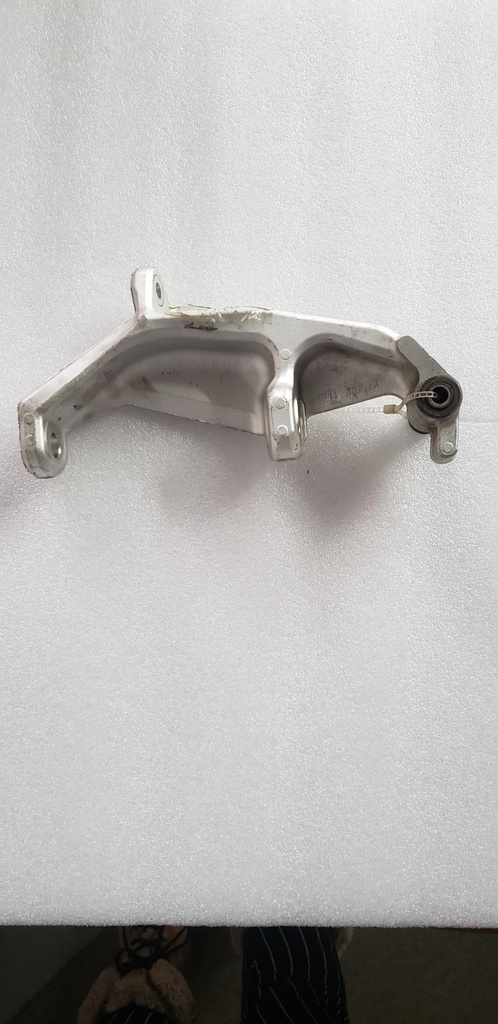 White RH Ski Leg - 505073560