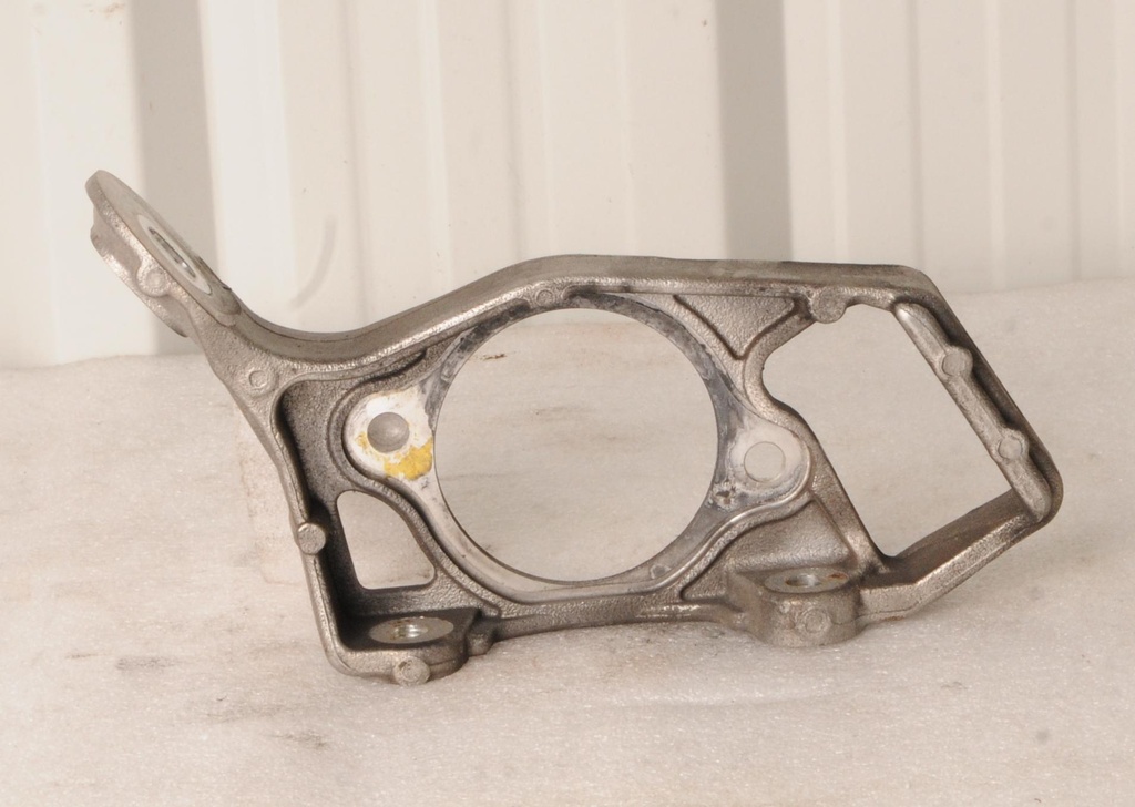 [512060712-001] front support pto (512060712-001)