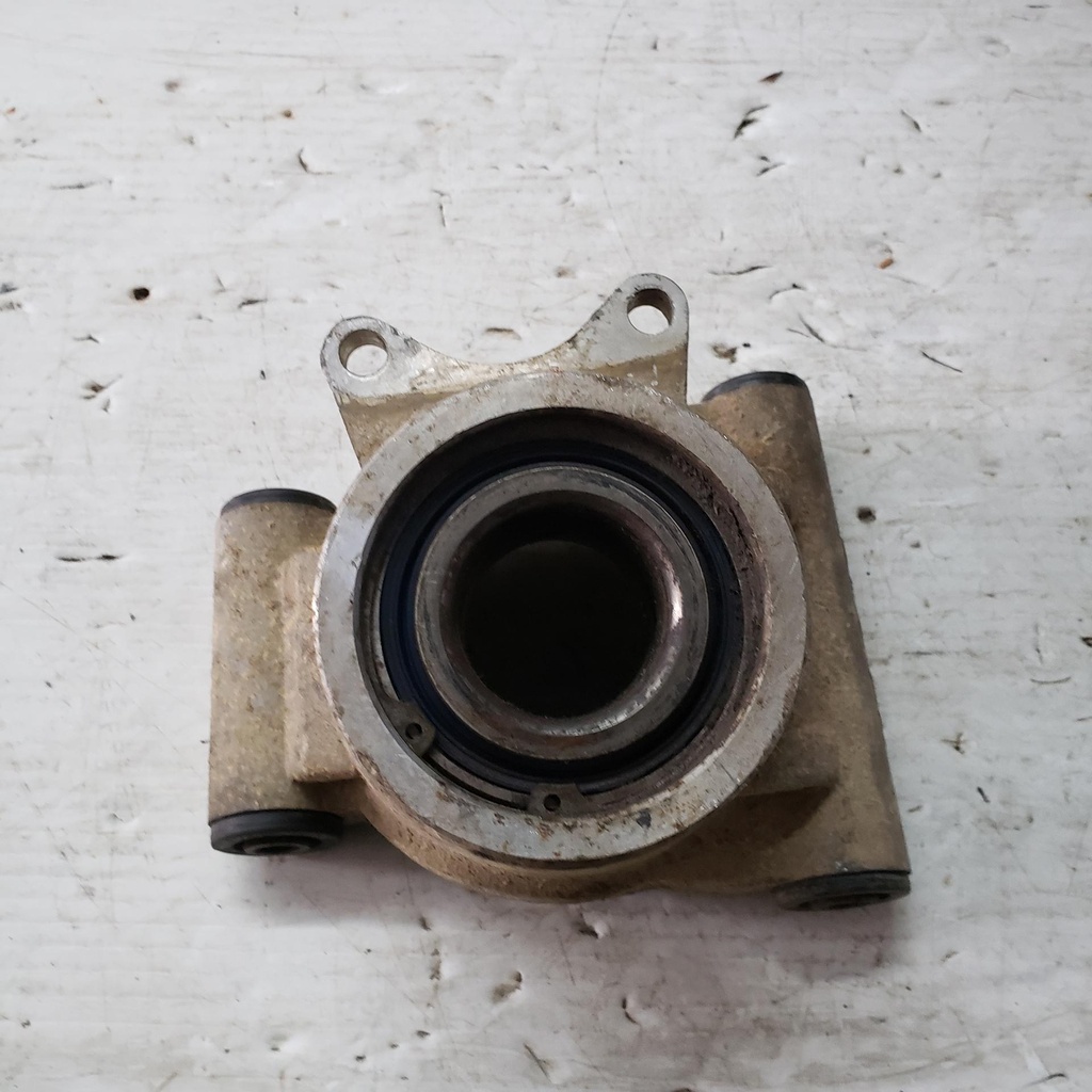 wheel bearing carrier, left