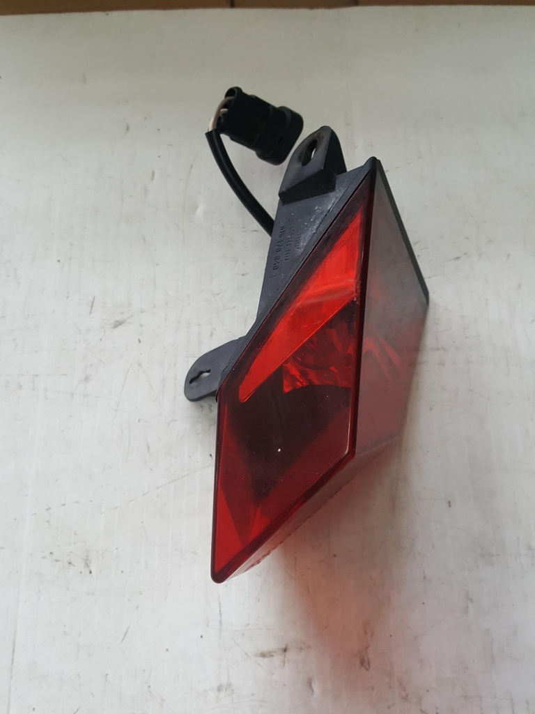 [515176849-001] rh tail light ass'y (515176849-001)