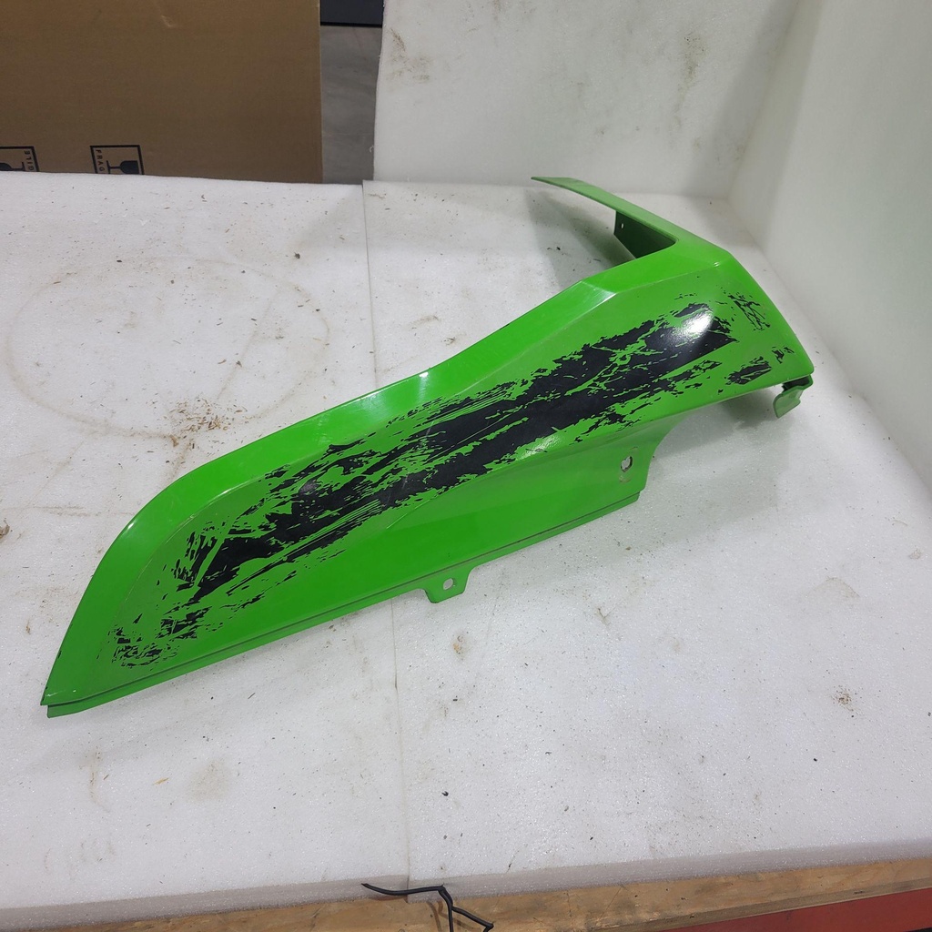 [5506-508-001] fender, front - right - green