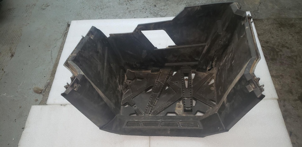 footwell, left, gloss black[a85a7][a8ca7][a8ca1]