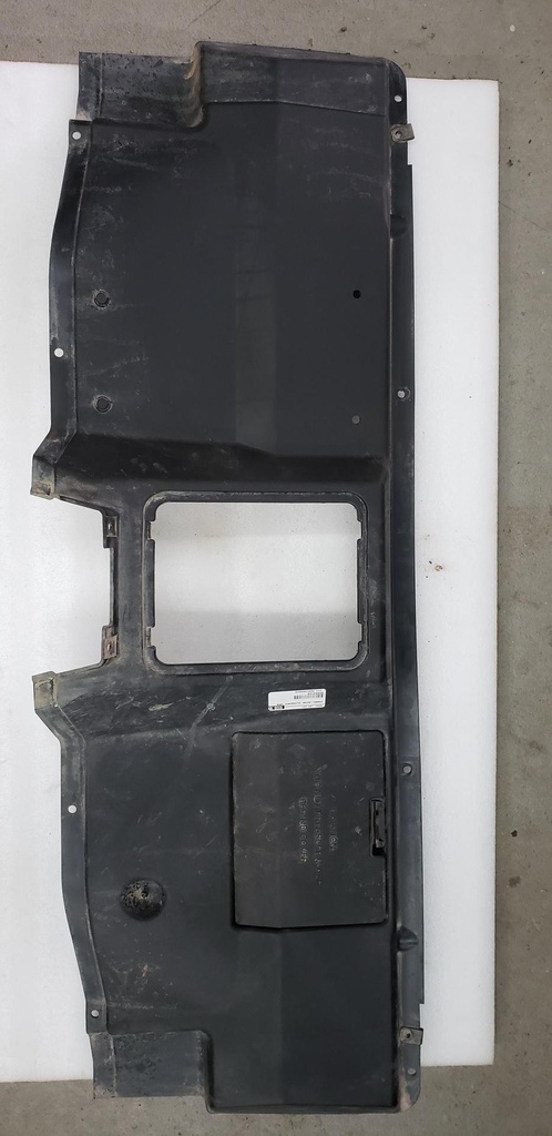 closeoff panel, upper, rear