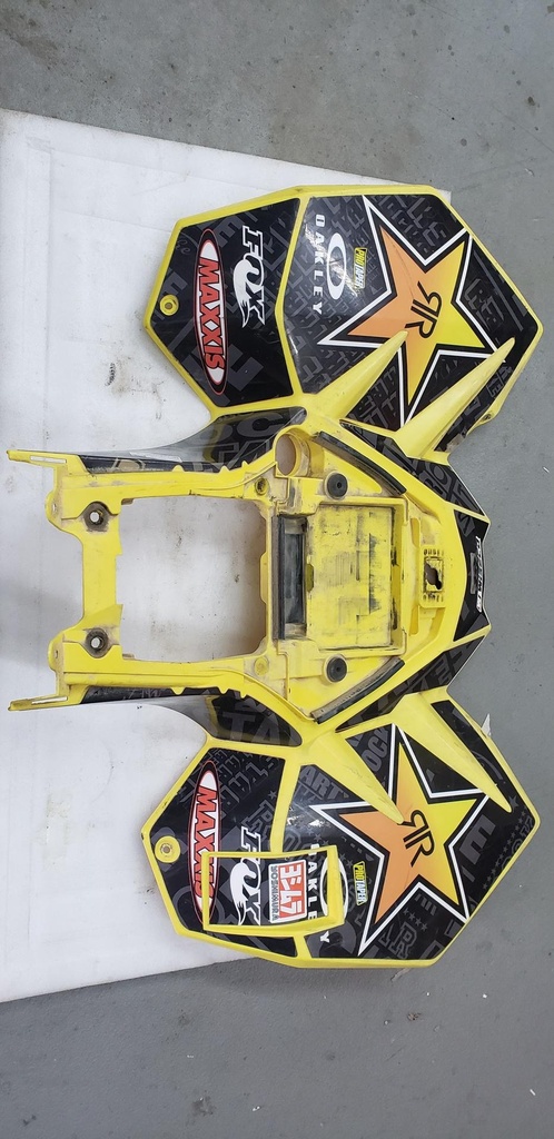 FENDER, REAR (YELLOW) - 63111-45G02-YU1 SUZUKI