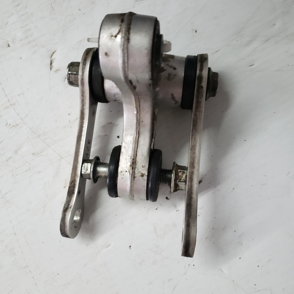 SUZUKI LEVER SET,REAR CUSHION - 62600-32840
