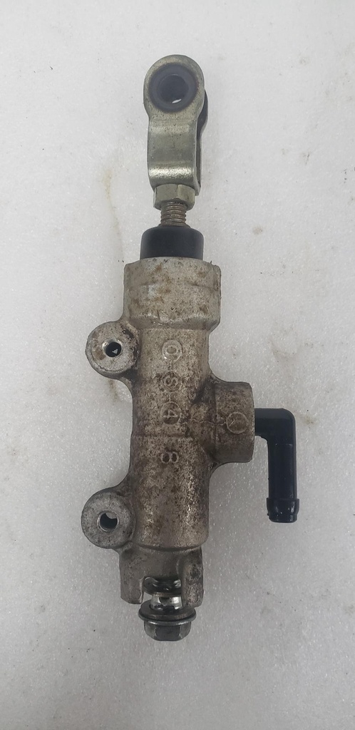 cylinder assy rr master