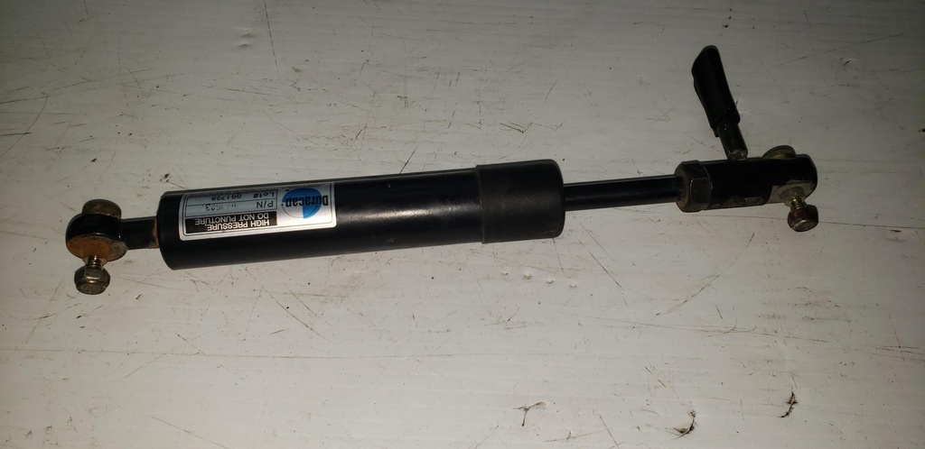 oil locking shock assembly