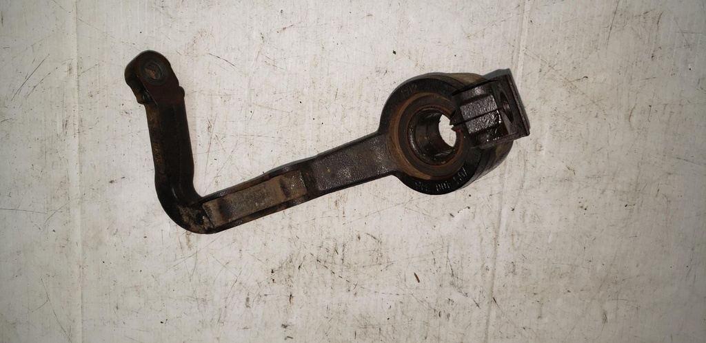 BOMBARDIER RH Knuckle - 705400818