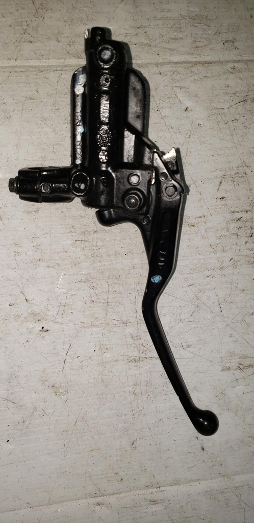 lh front master cylinder