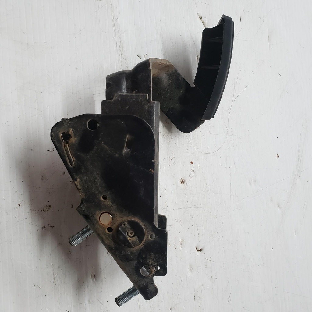 accelerator pedal