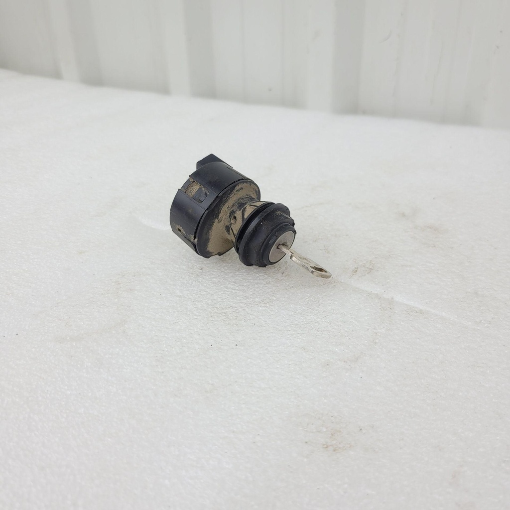 (new ref. 710007867) ignition switch