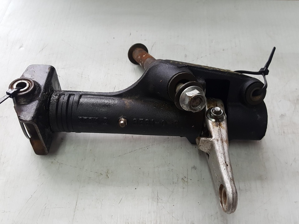 steering knuckle assy (right)