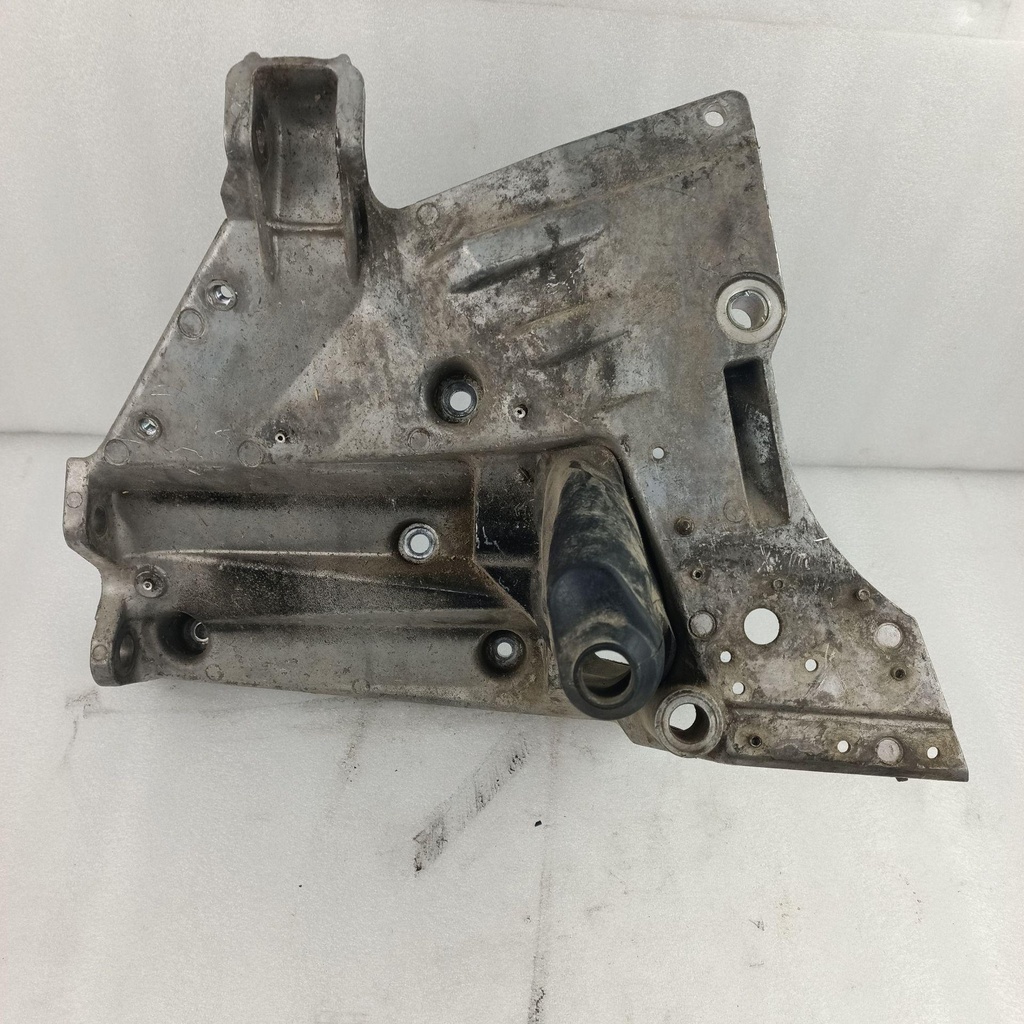 [8FAW21971300-001] . .bulkhead (8FAW21971300-001)