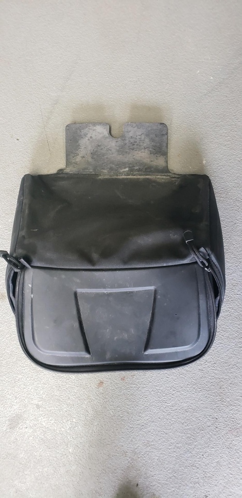 [8KCF84410000-001] (new ref. 8nl-f8441-00-00) saddle bag 1 (8KCF84410000-001)
