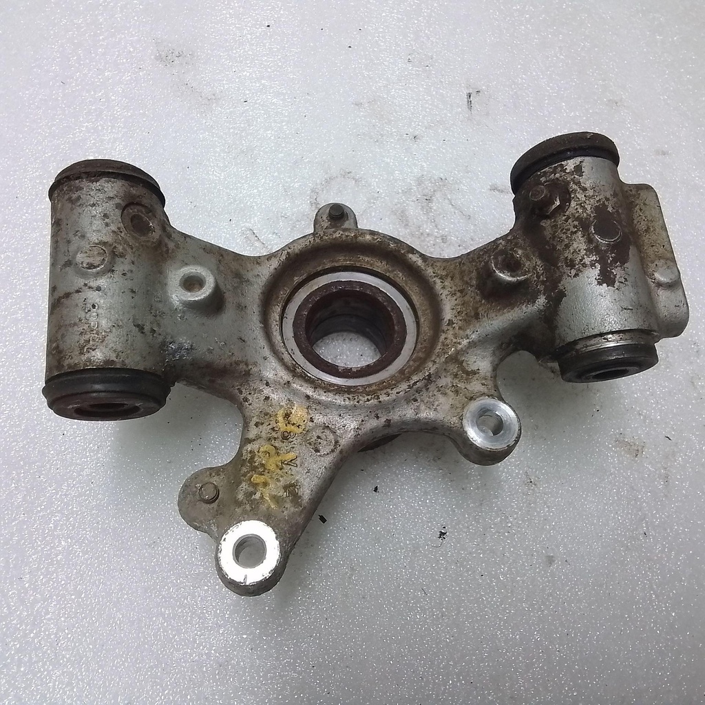 REAR KNUCKLE LEFT - 3B4-2530F-00-00