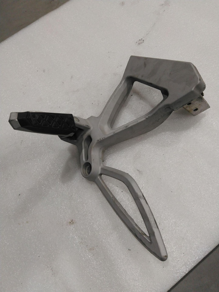 [705004185-001] lh rear foot support rs (705004185-001)