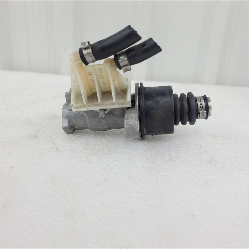 tandem cylinder master
