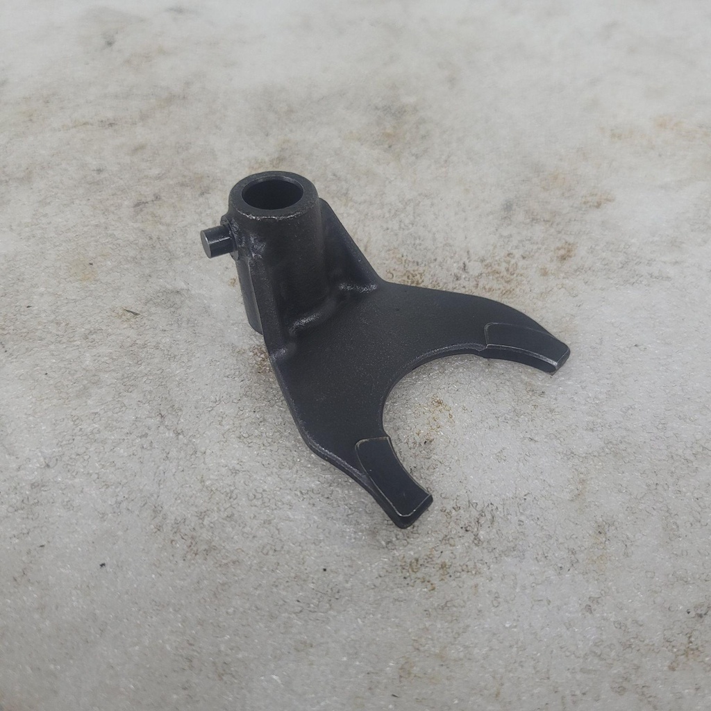 [420258355-001] shift fork shaft (420258355-001)