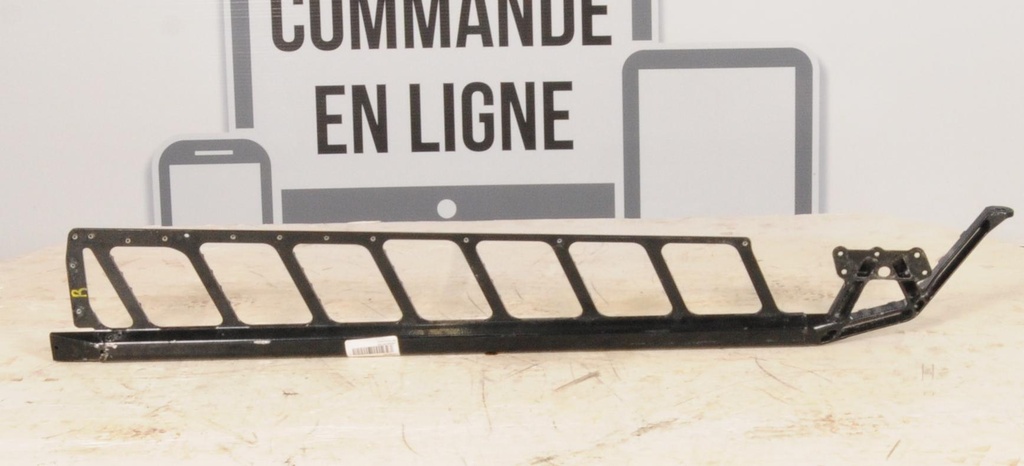 [1023200-067-001] runningboard asm right gloss gs (1023200-067-001)