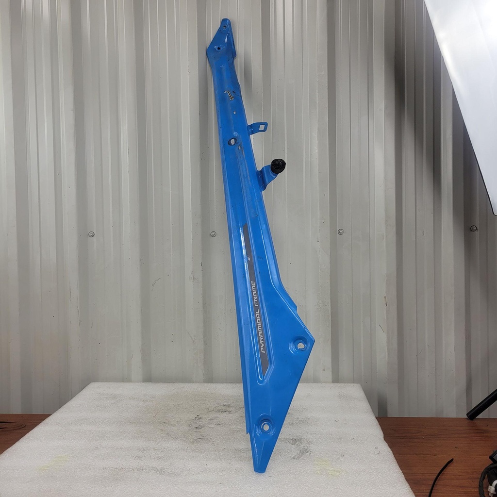 (new ref. 518331055) gulfstream blue, rh member blue item