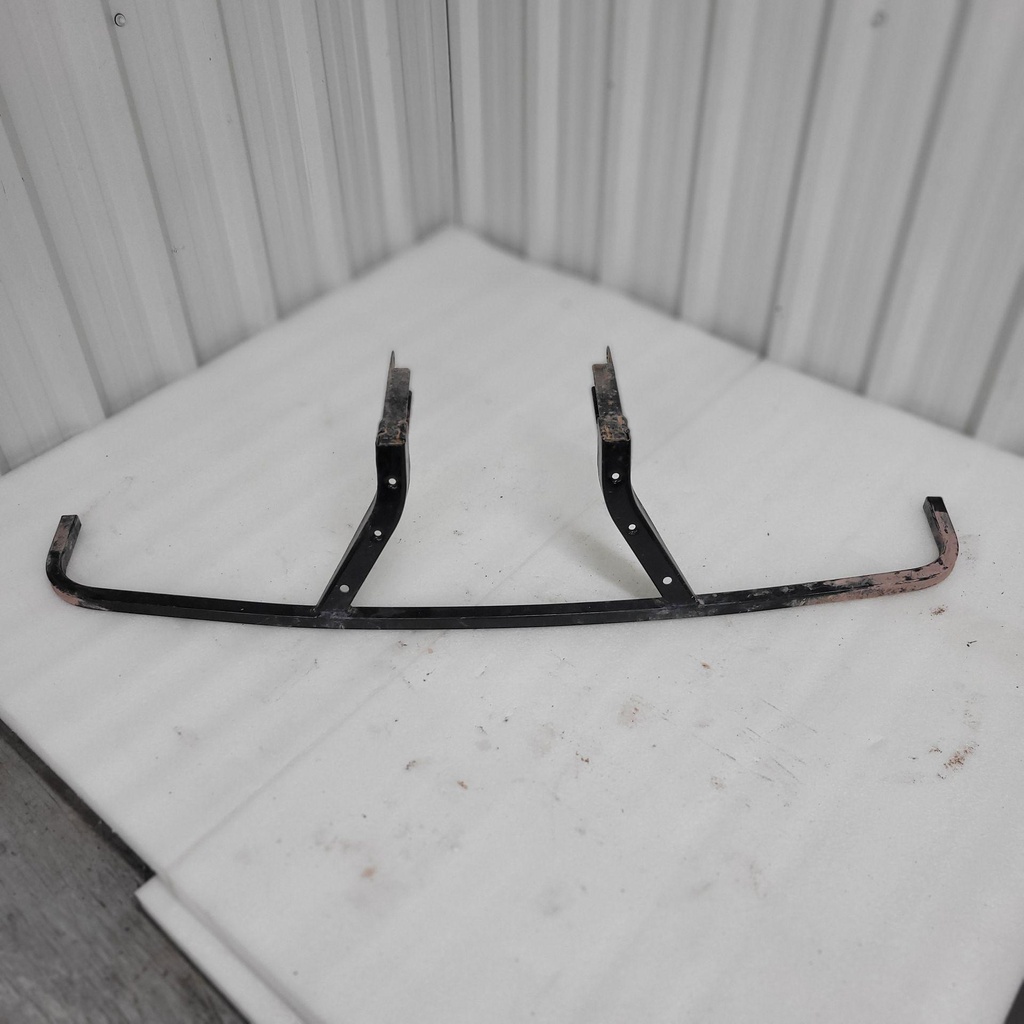 [1014668-067-001] REAR RACK SUPPORT, GS BLK