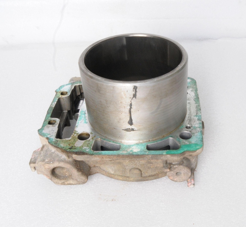 [420413263-001] Cylinder