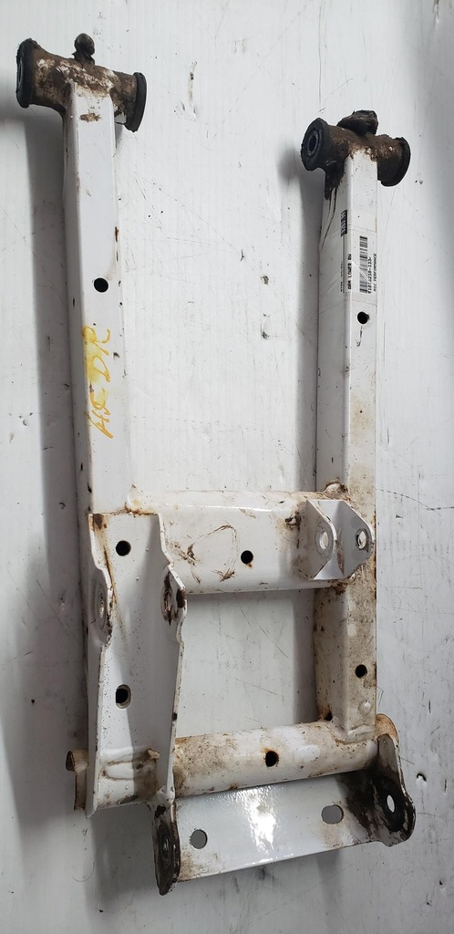 [1018218-133-001] control arm weld, rear, lower,[xy76aa]